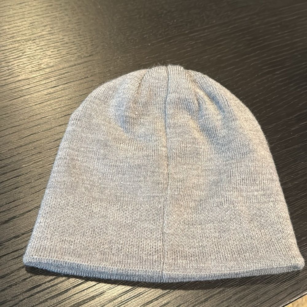 🎉🎉HOST PICK🎉🎉Timberland shades of gray double layer reversible logo beanie. - Picture 4 of 6